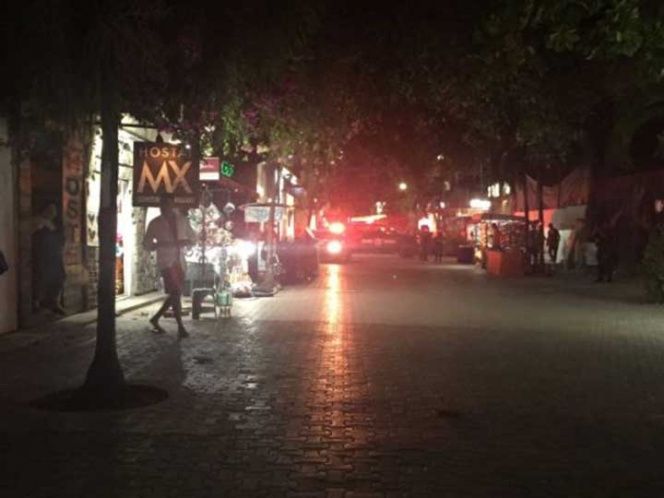 Asesinan a vendedor en la Quinta Avenida de Playa del Carmen
