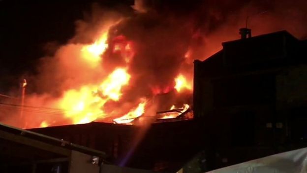 Se incendia el mercado Camden Lock en Londres - incendio-mercado-londres