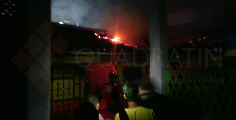 Explosión provoca incendio de restaurante en Guerrero - incendioamparito-ometepec