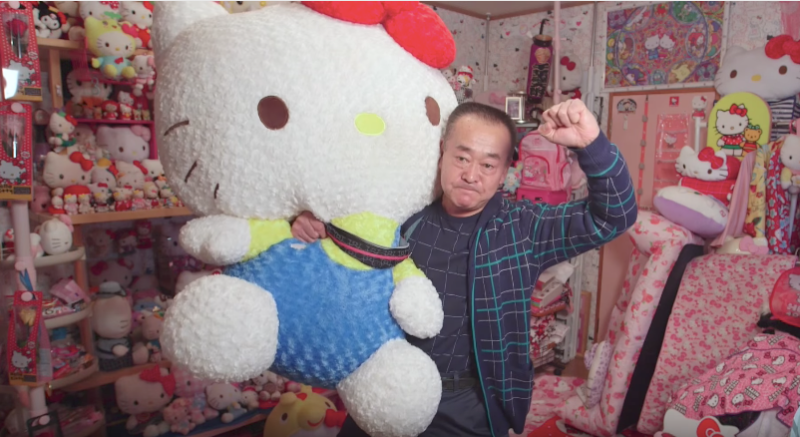 Expolicía de Japón tiene la colección de Hello Kitty más grande del mundo