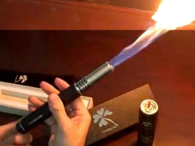 Venden lanzallamas contra acosadores en China - lanzallamaschino