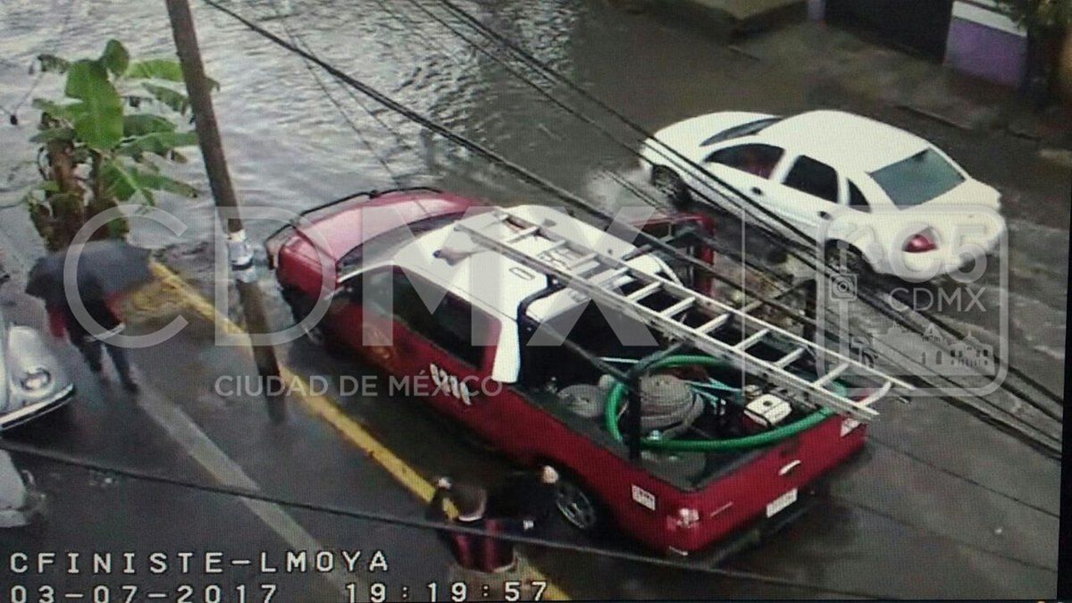 Lluvias afectan al norte y poniente de la Ciudad de México