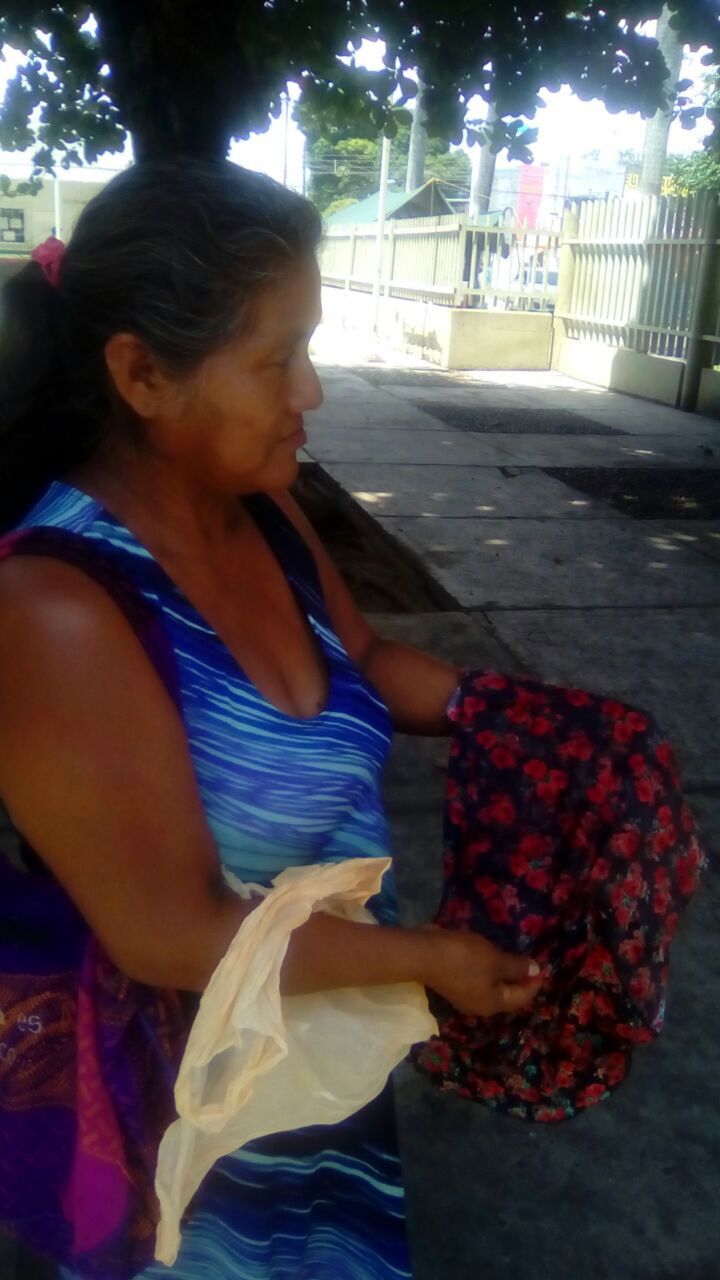 Mujer da a luz en puertas de hospital de Oaxaca - ma1