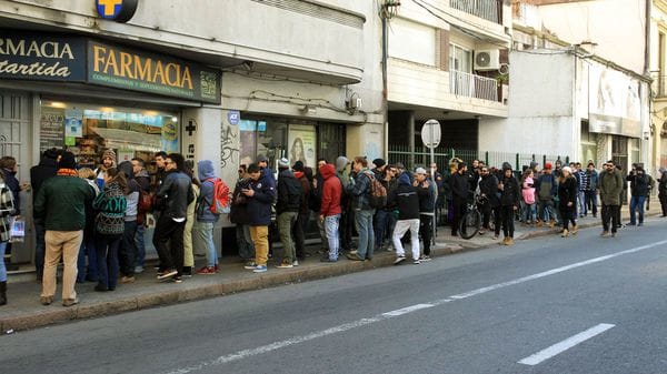 Se agota mariguana en farmacias de Montevideo tras primer día de ventas - mariguana-uruguay-efe
