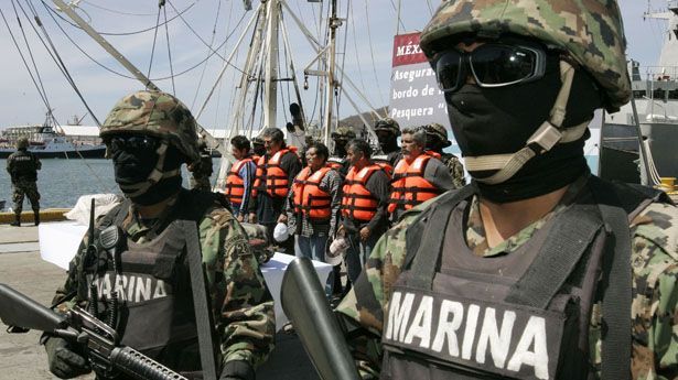 Siete marinos detenidos por secuestro - marina-1