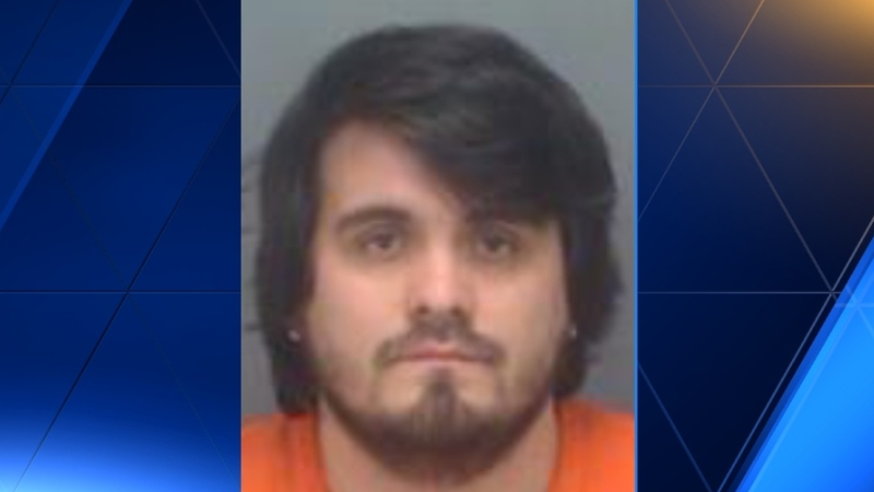 Acusan de homicidio a padre de bebé que murió por golpe de calor