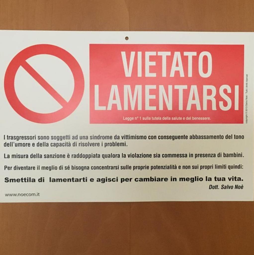 El cartel que el papa Francisco colgó en la puerta de su habitación - papa-habitación2-1022x1024
