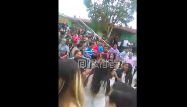 #Video Graduación termina en pelea en Ecatepec