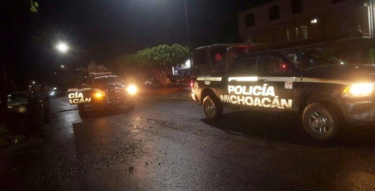 Sujetos balean base policial de Michoacán Sujetos balean base policial de Michoacán