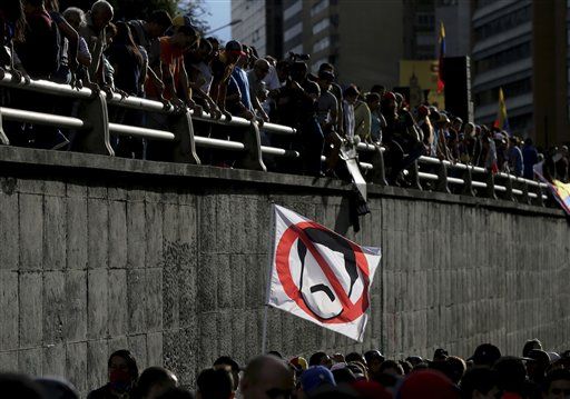 Suman 100 muertos por protestas en Venezuela - protestas-venezuela-ap