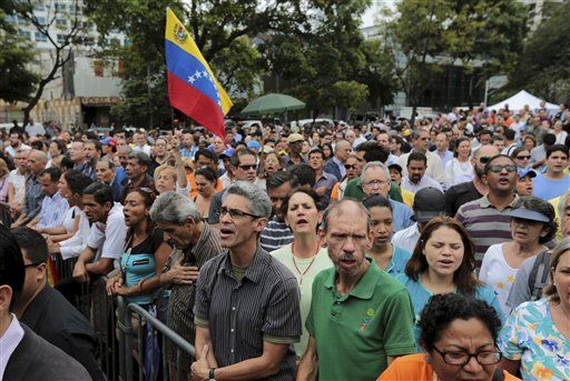 Suman 100 muertos por protestas en Venezuela - protestas-venezuela-ap2