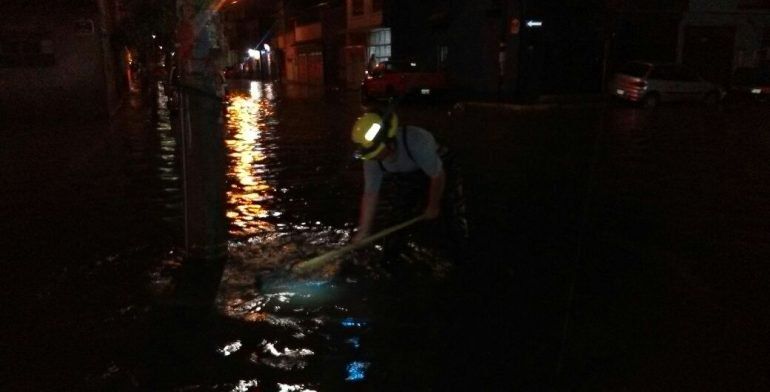 Río Grande se desborda en Morelia