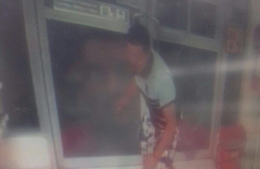 #Video Roban Oxxo en Monterrey usando una piedra