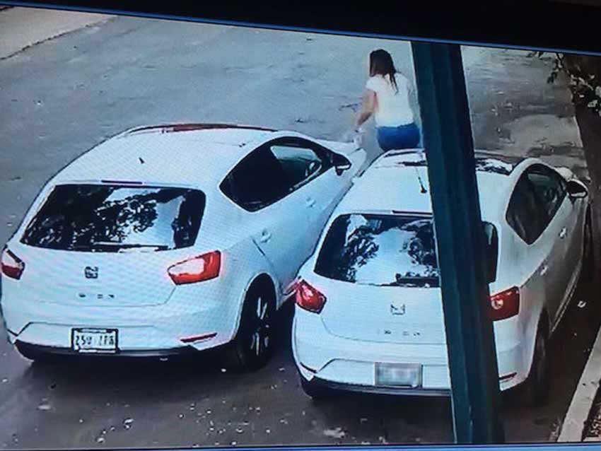 Mujer roba espejo idéntico al de su auto en la Escandón - robo-espejo-2