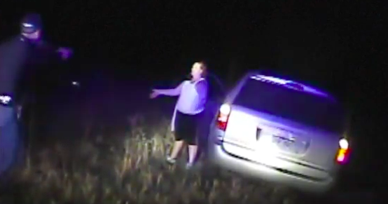 #Video Policía golpea a conductor ebrio tras persecución