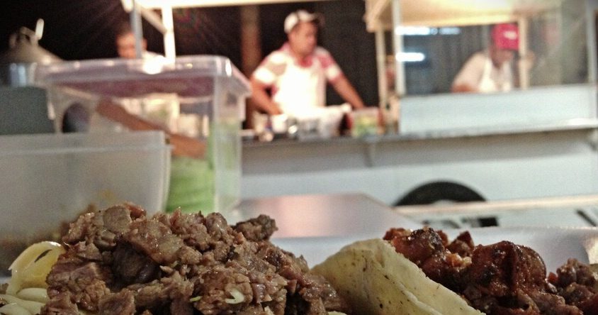 Balean a dos taqueros en la Álvaro Obregón