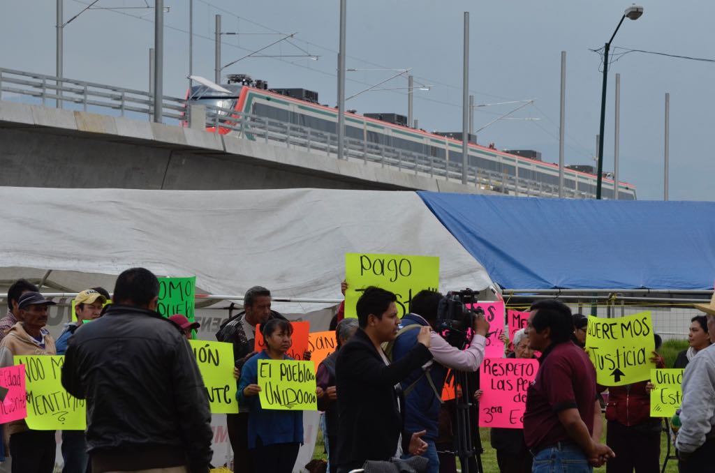Clausuran simbólicamente Tren Interurbano México-Toluca