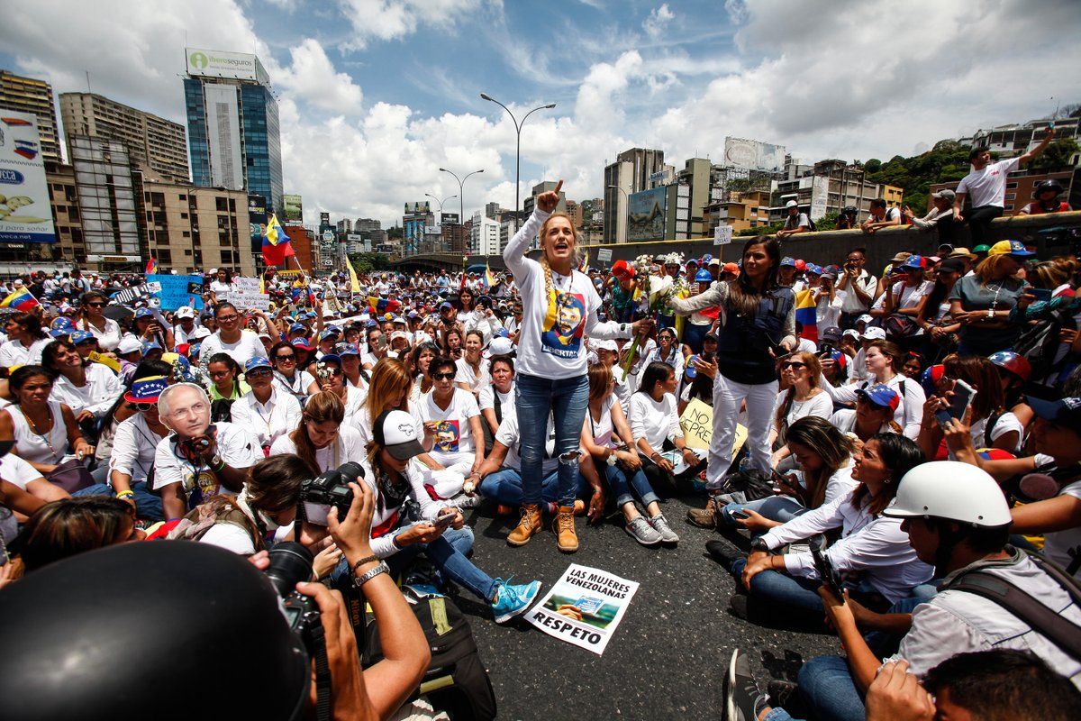 Oficialismo alista la Constituyente tras centenares de muertos en Venezuela - venezuela-26