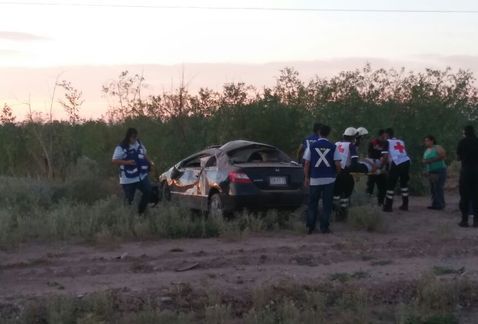 Volcadura de automóvil en Coahuila deja dos lesionados