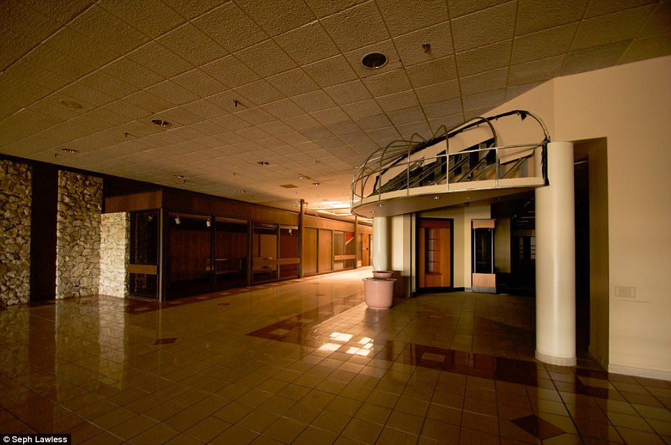 #FOTOS El abandono de los centros comerciales en Estados Unidos - 12