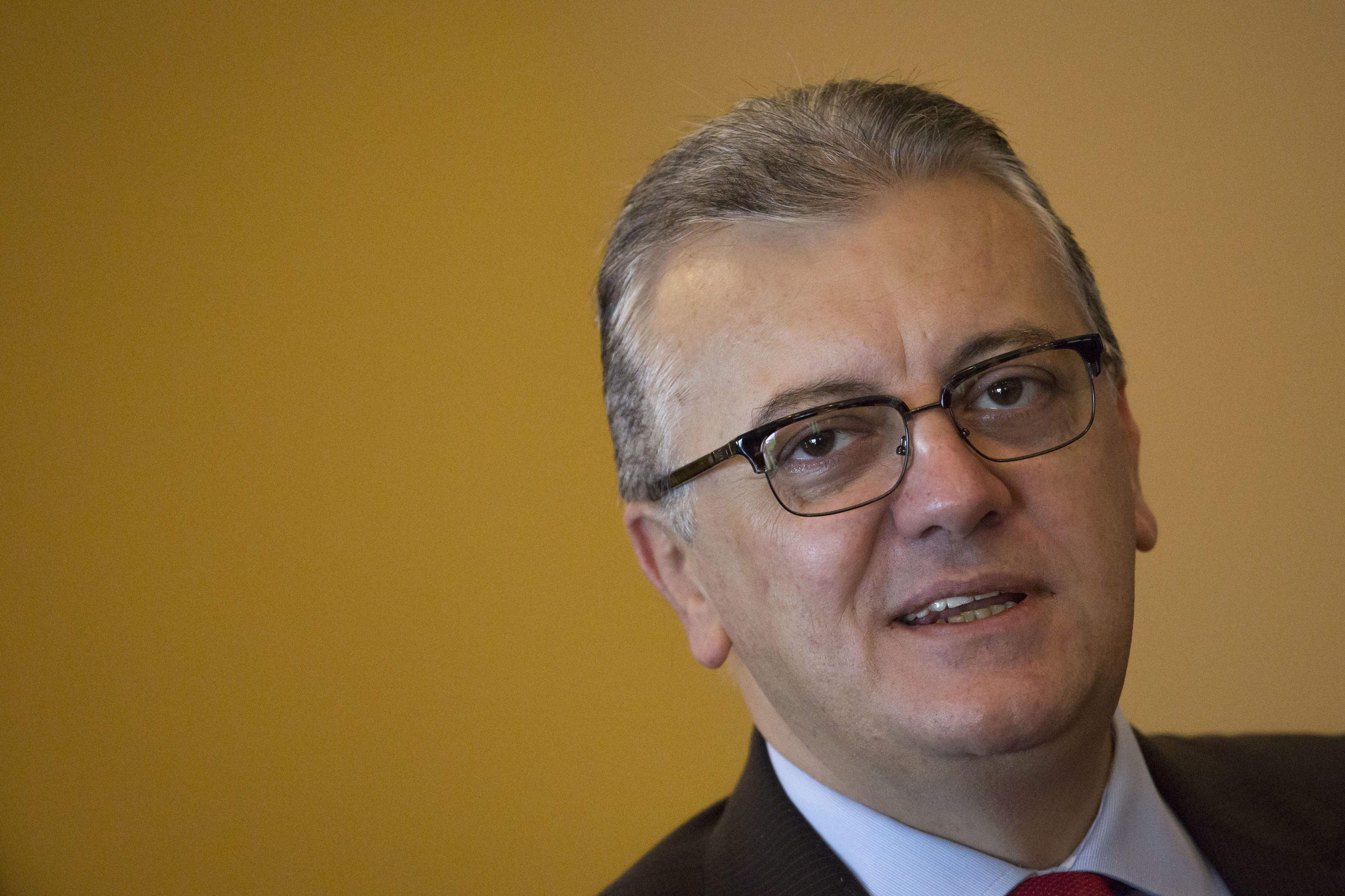 Inculpan por fraude a Petrobras a expresidente brasileño - AP60483651833