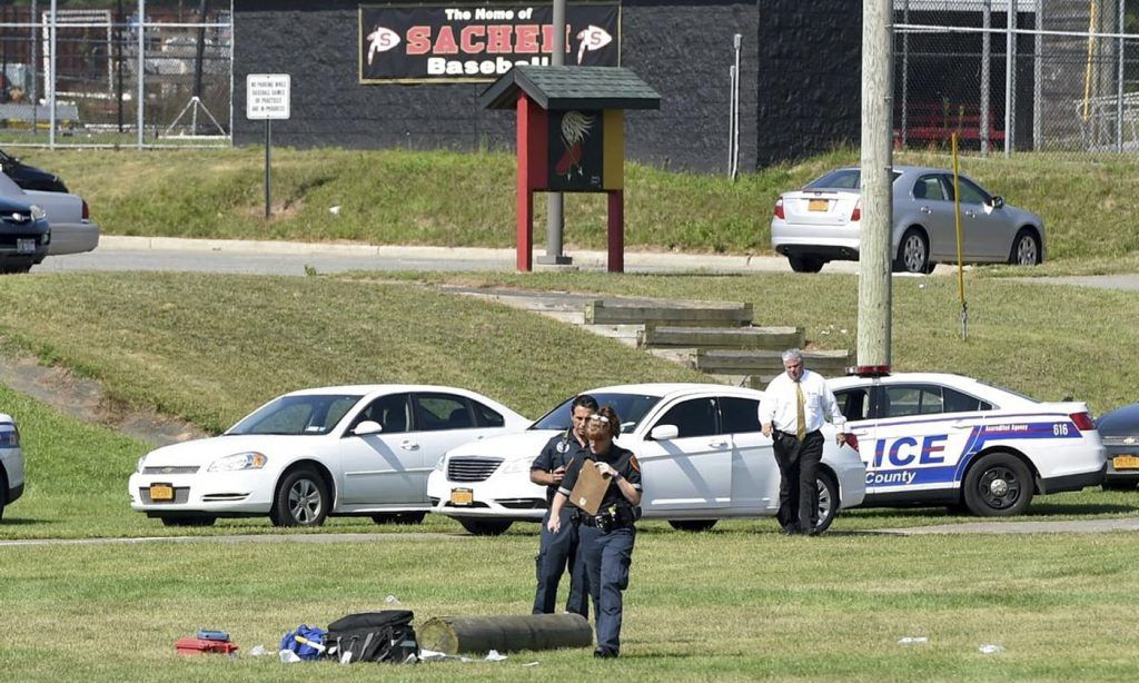 Muere menor por golpe de tronco en Nueva York - Adolescente-Futbol-TroncoFoto-de-AP-1024x614