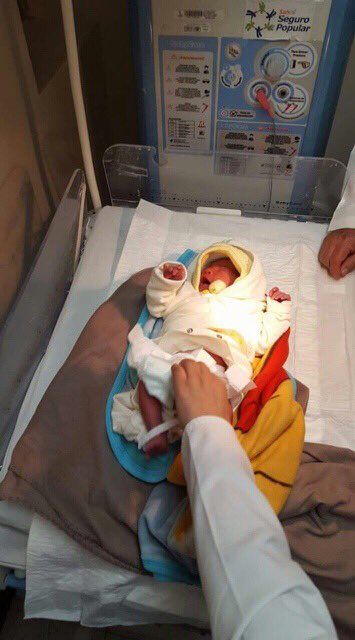 Abandonan a bebé en puente peatonal de la Condesa