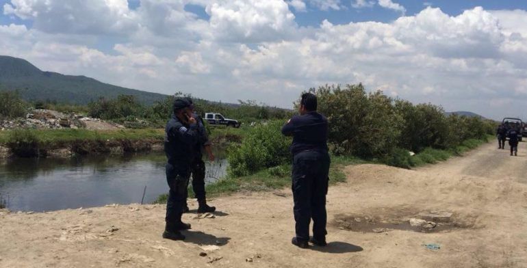 Encuentran cadáver en canal de aguas negras en Valle de Chalco Encuentran cadáver en canal de aguas negras en Valle de Chalco