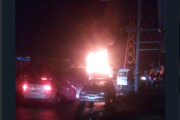 Se incendia depósito de llantas en Tultitlán