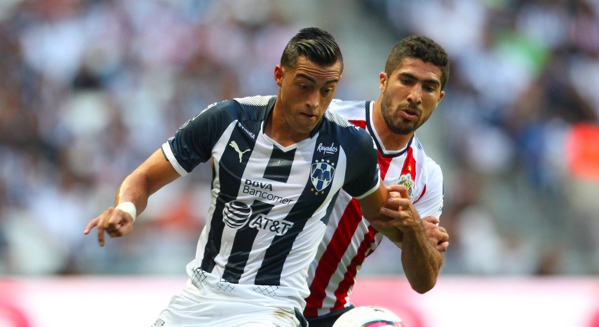 Rayados golea a Chivas y se mantiene como líder de la Liga MX