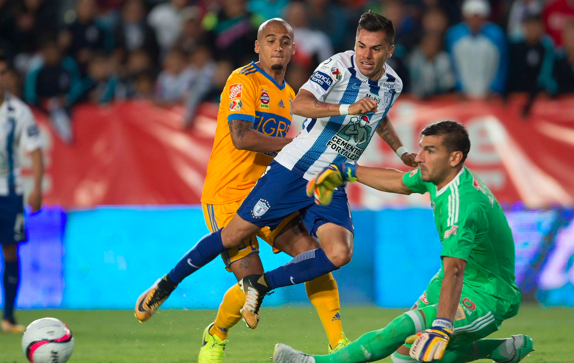 Pachuca vence a Tigres 2-1