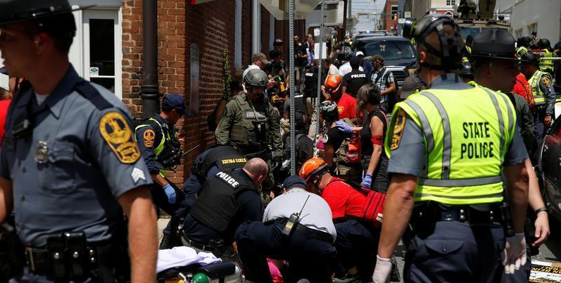 Joven que atropelló manifestantes en EE.UU. simpatiza con el nazismo Joven que atropelló manifestantes en EE.UU. simpatiza con el nazismo