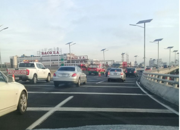 Accidente en Segundo Piso de Periférico trastoca la vialidad Accidente en Segundo Piso de Periférico trastoca la vialidad
