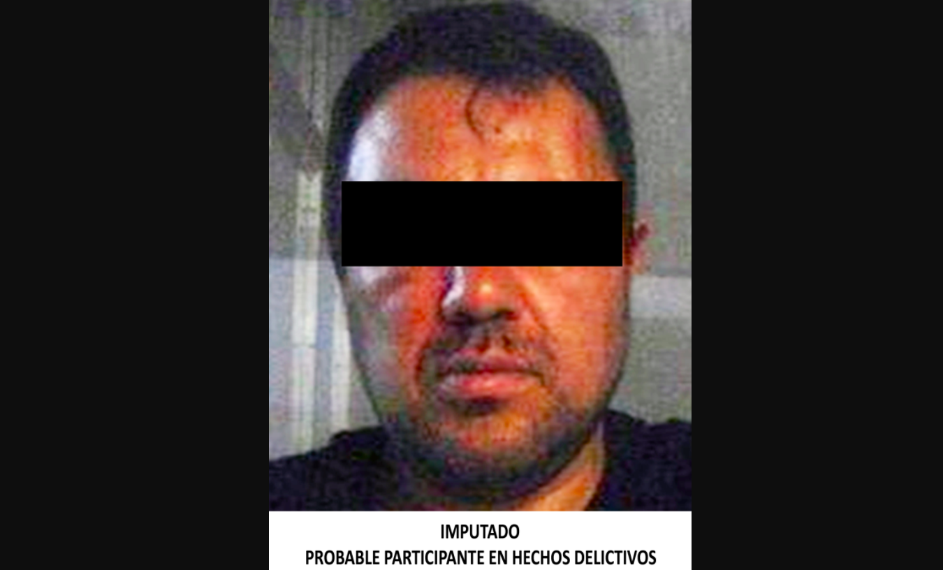 Conductor de Uber choca contra árbol para evitar secuestro exprés