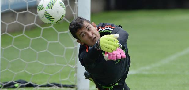 Raúl Gudiño llega al Apoel y podrá jugar Champions