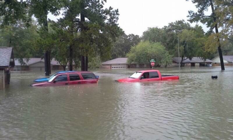 Inundaciones récord en Texas por el paso de Harvey - Cedar-Bayou-4