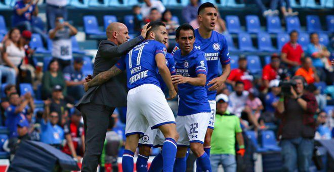 Cruz Azul derrota al Atlas y sigue invicto