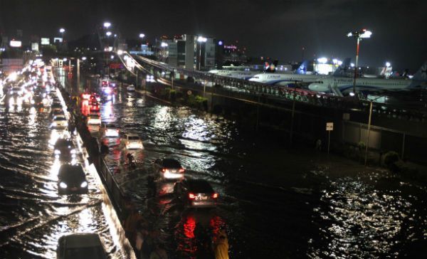 Caos vial en la Ciudad de México por inundaciones