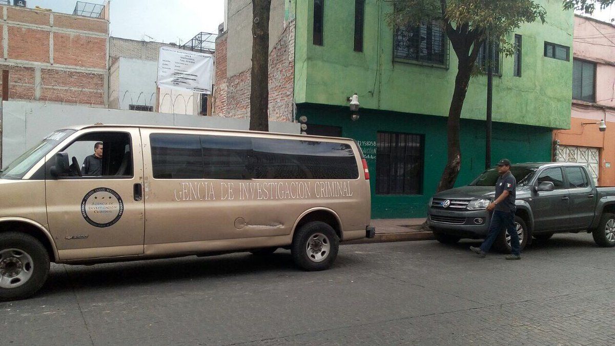 Detienen a dos tras cateo en Aragón La Villa - Foto-de-@israellorenzana-2