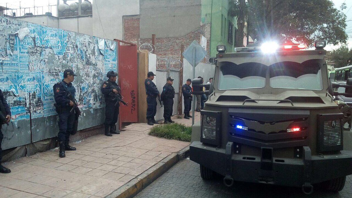 Detienen a dos tras cateo en Aragón La Villa Detienen a dos tras cateo en Aragón La Villa