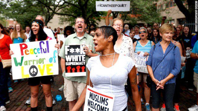 Marchan miles de manifestantes en Boston tras incidentes de Virginia - Foto-de-CNN-23