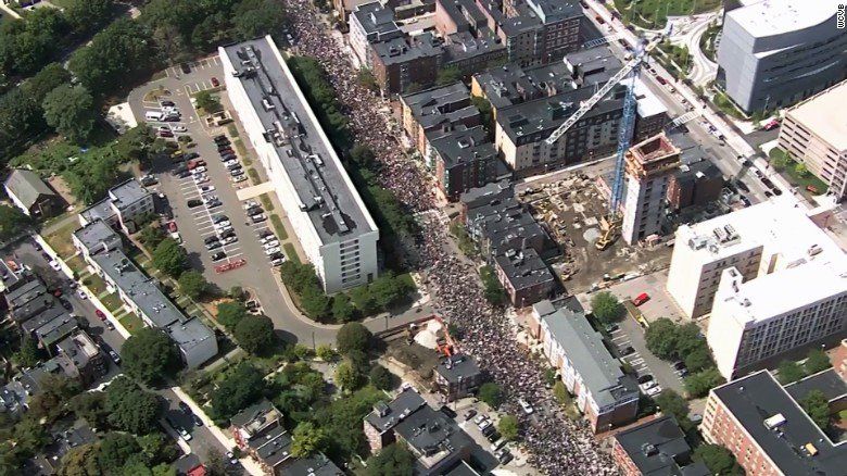 Marchan miles de manifestantes en Boston tras incidentes de Virginia - Foto-de-CNN