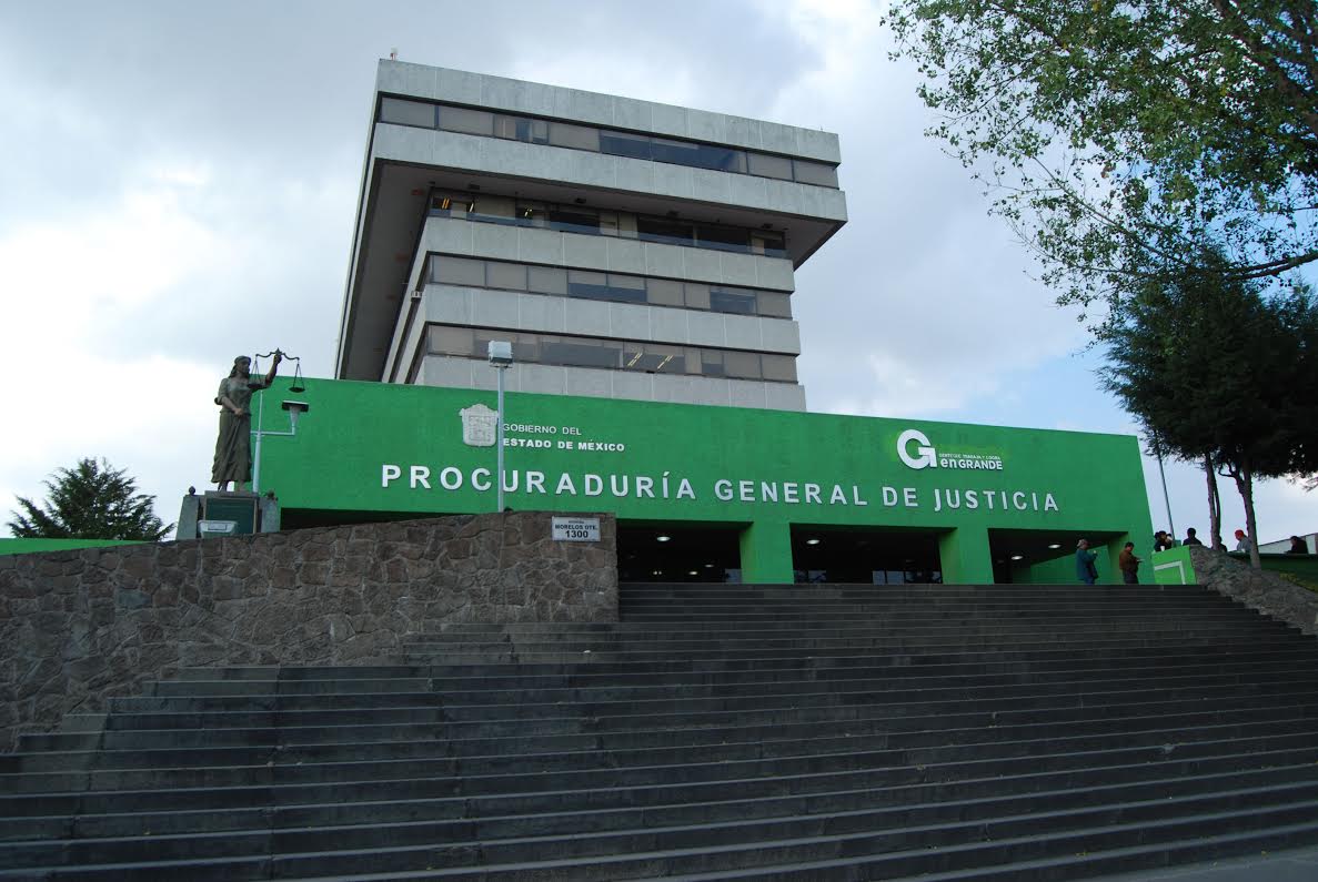 Detienen a dos en Chimalhuacan, uno con uniforme de policía - Foto-de-Edomex-Al-día