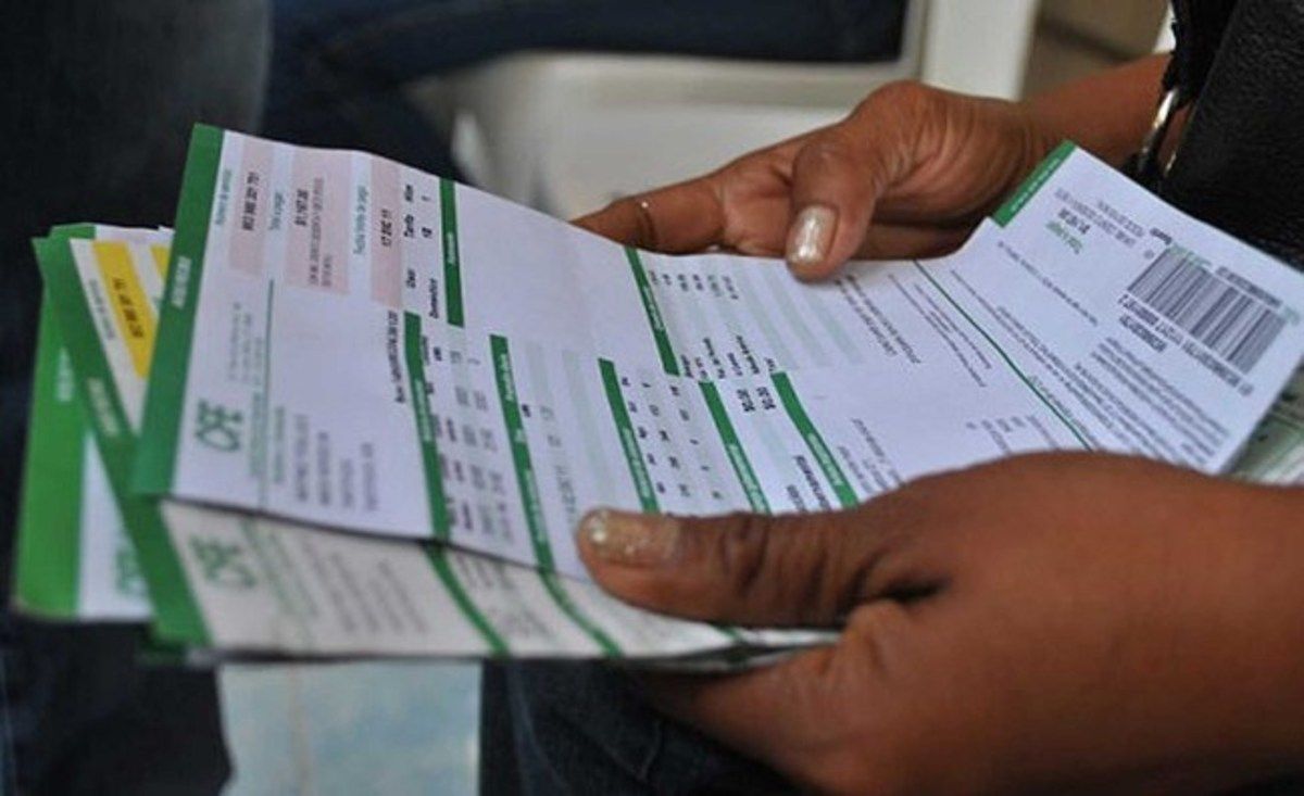 Tarifas eléctricas bajarán en septiembre: CFE - Foto-de-Intertnet-Recibos-de-Luz