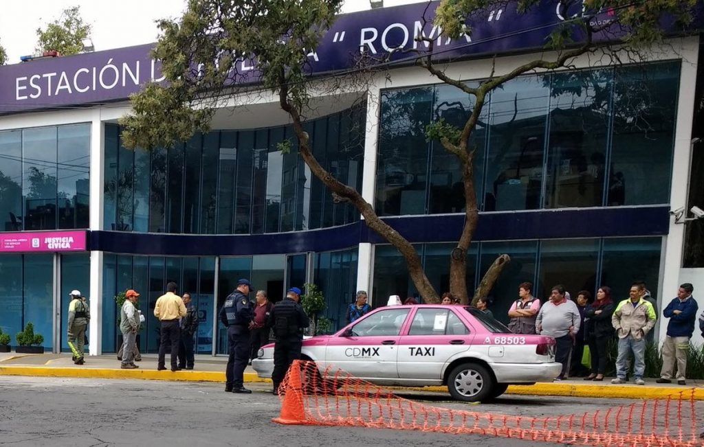 Muere hombre a bordo de taxi en colonia Roma - Foto-de-MrEldiablo8-1024x651