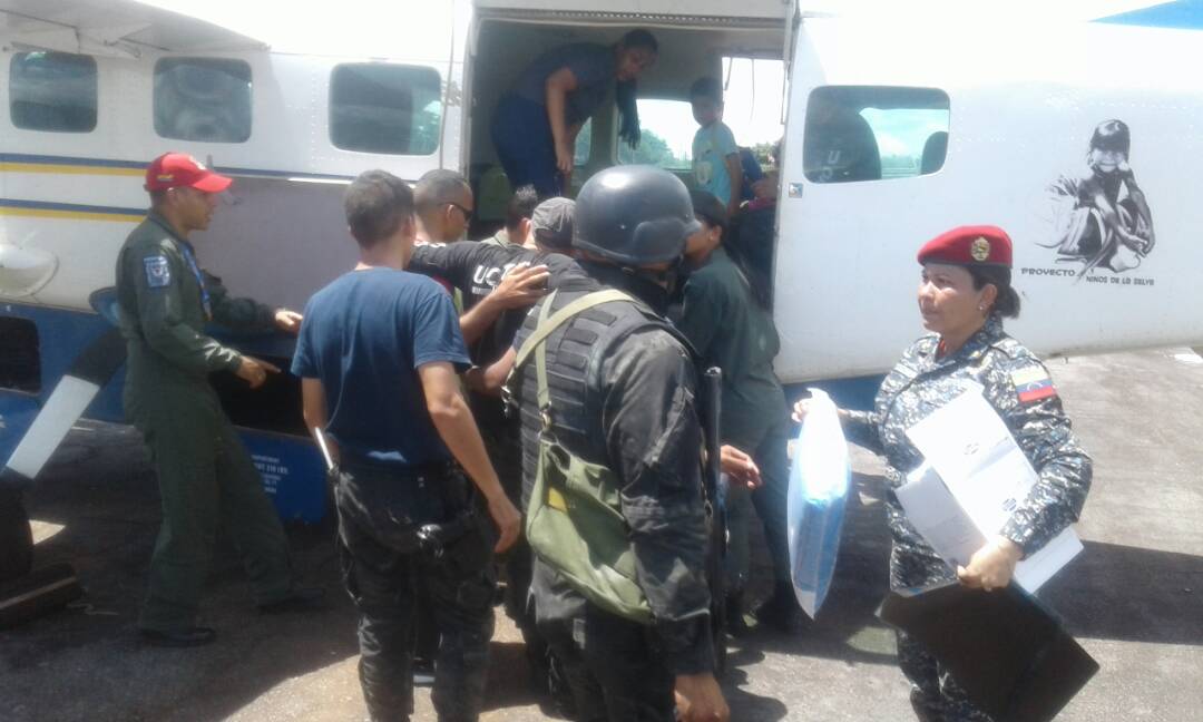 Mueren al menos 37 en cárcel de Venezuela - Foto-de-PableOstos-3