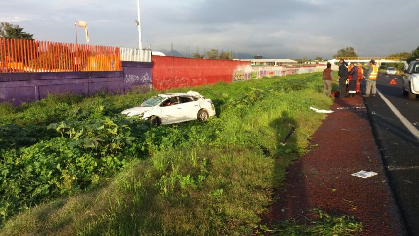 Accidente en carretera México-Pirámides deja un muerto