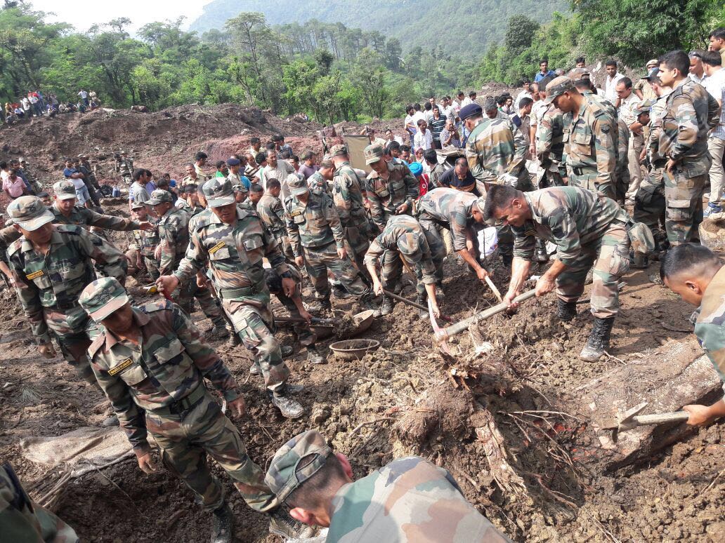 Alud deja 13 muertos en la India - IMG_20170813_102408