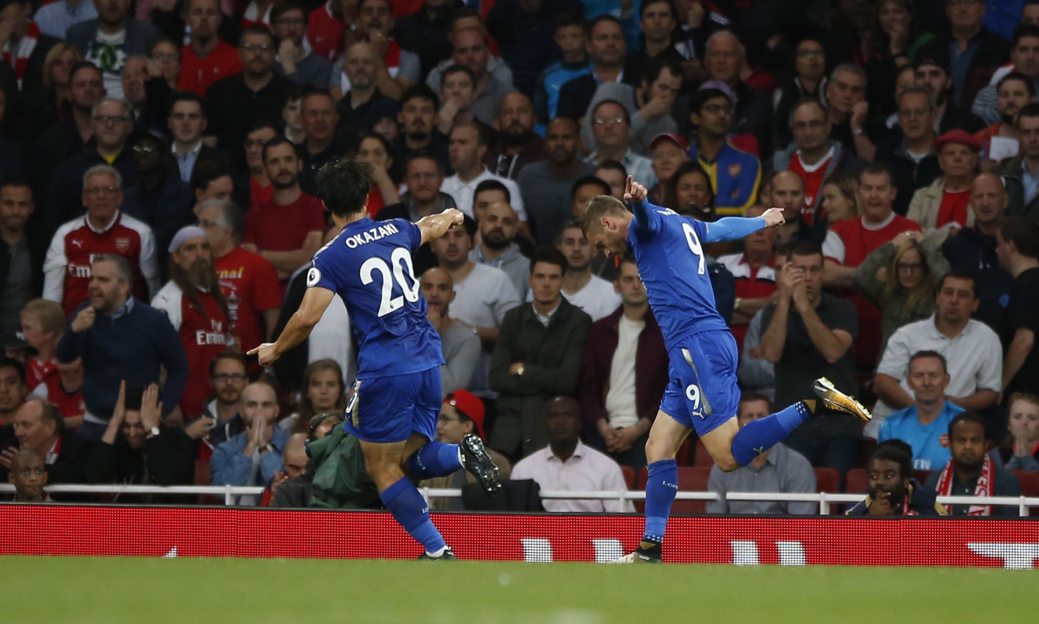 Premier League cerrará mercado antes de inicio de temporada - INGLATERRA-LIGA_De-l-1