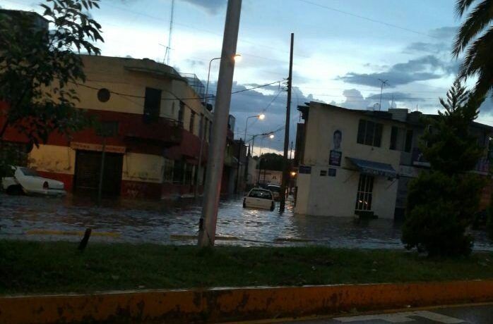 Inundaciones en inmediaciones de Central de Autobuses de Puebla